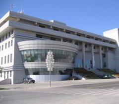 克拉玛依市中级人民法院